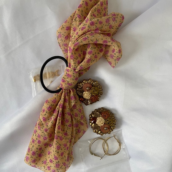 💕Last one Influencer Floral Hair Tie Scrunchies - Picture 5 of 6